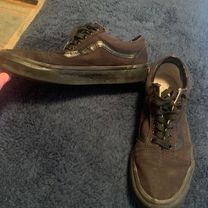 Black low vans